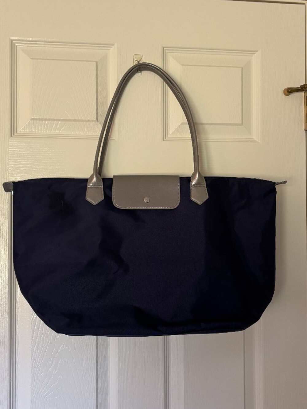 Bath and Body Works Overnight Bag - Navy Blue with Silver Handles
